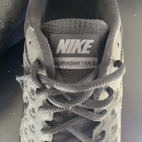 Nike Men's Downshifter 7 Running Shoes Sneakers Size 10 Style 852459-001 - Picture 12 of 13